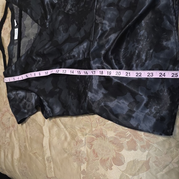 Cato Black and Navy XL Floral Women's Top. - Picture 8 of 8